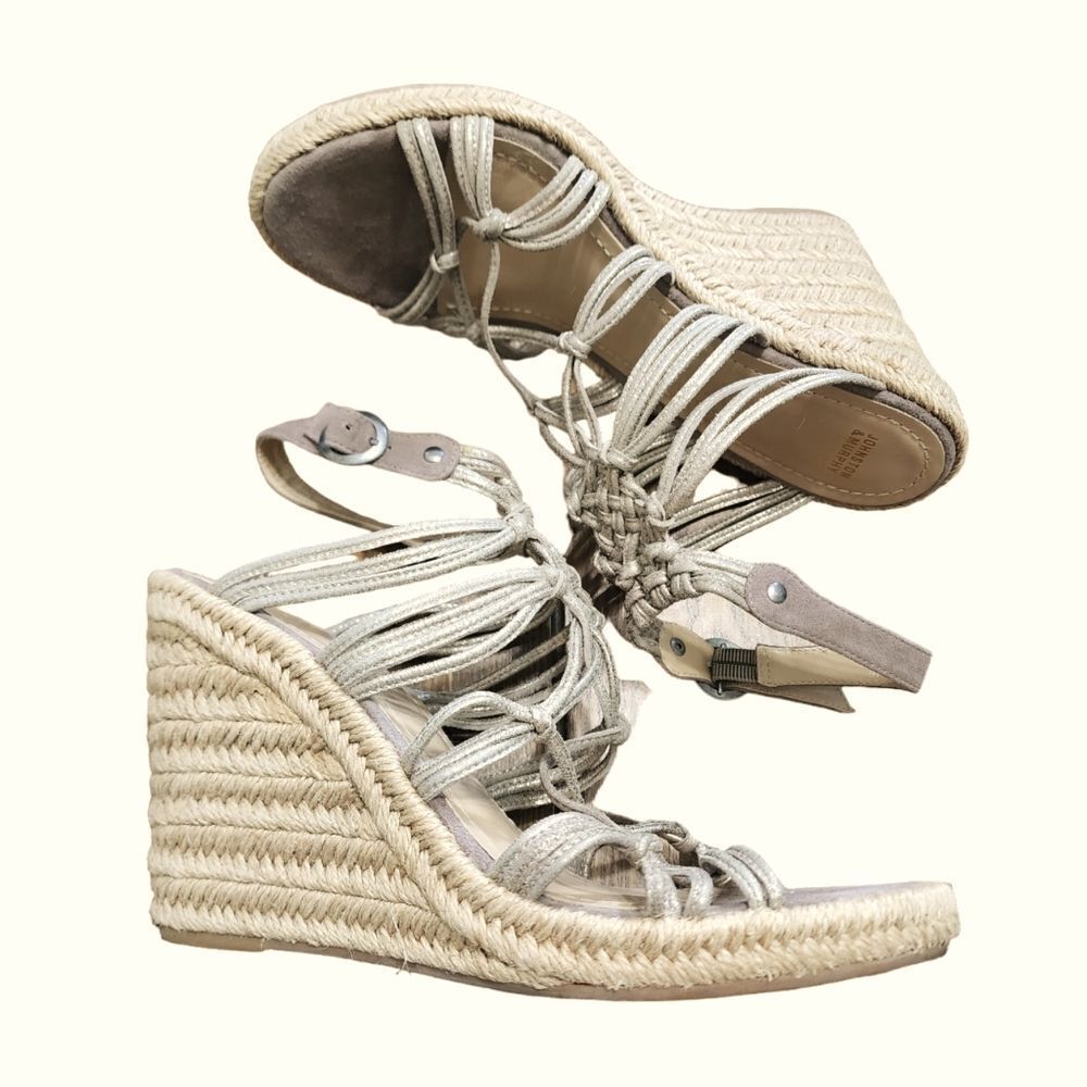 Johnston & Murphy gold strappy open toe gladiator wedge sandals Sz 10